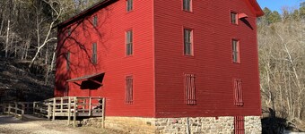 Shawnee Creek Hideaway - Close to Eminence and the Jacks Fork River!