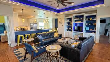 Smart TV, books, stereo