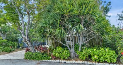 Tropical garden house close to the beach