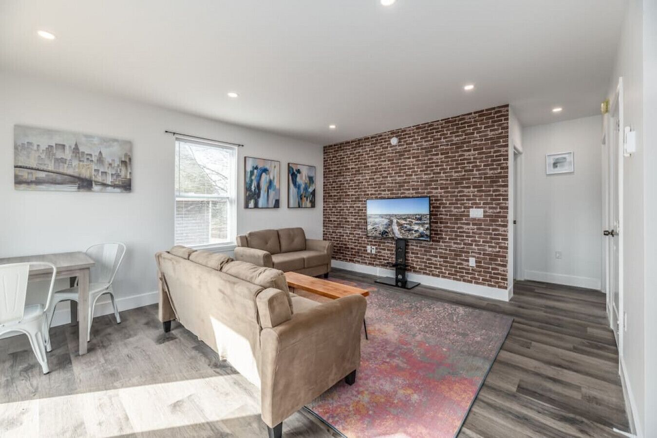 Amazing NEW 2 Bed 1 Bath On The River | Fast WiFi