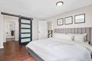 5 bedrooms, desk, iron/ironing board, free WiFi