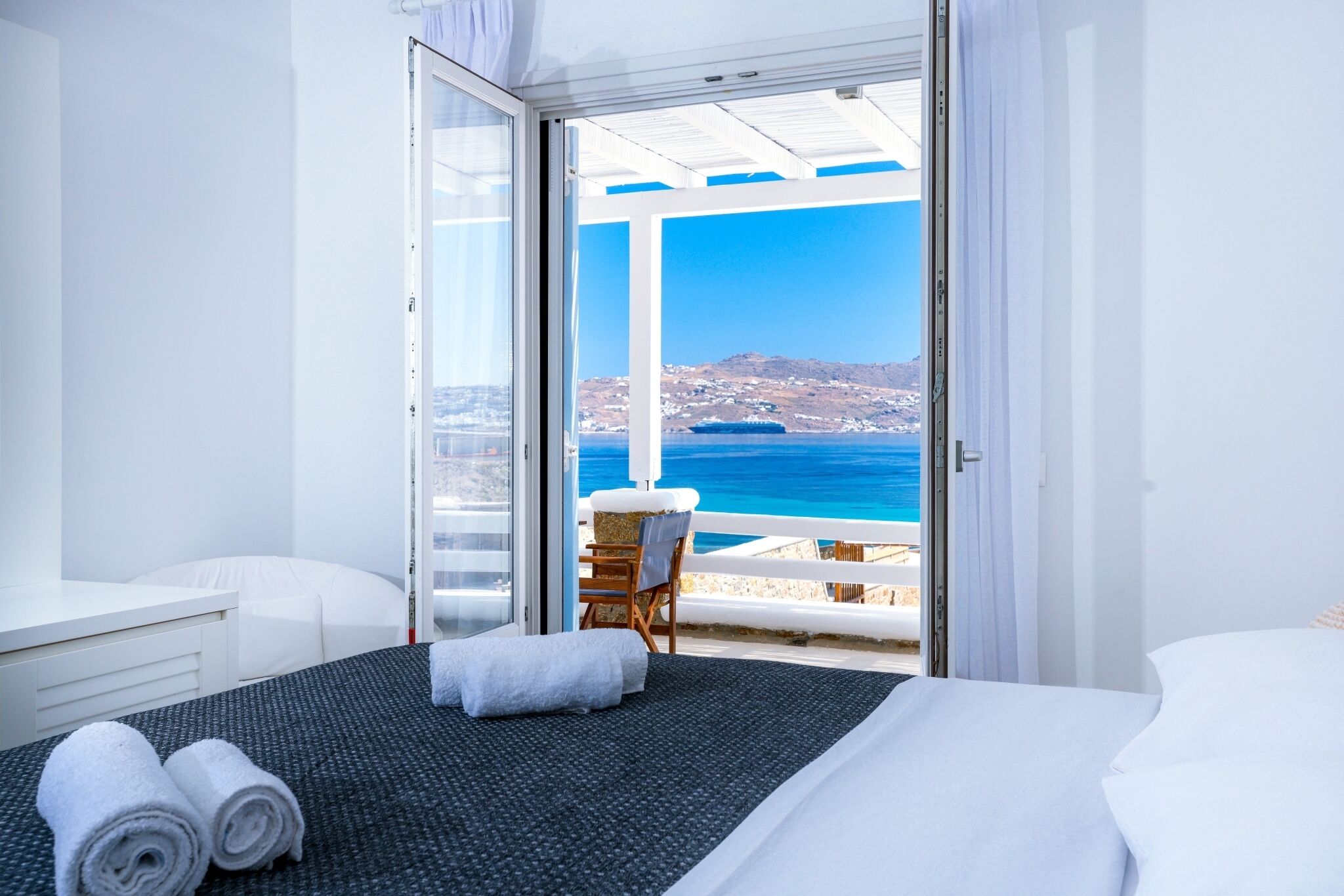 5 bedrooms, free WiFi, bed sheets, wheelchair access