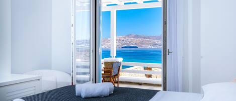 5 bedrooms, free WiFi, bed sheets, wheelchair access