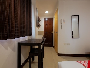Habitación estándar doble | Escritorio, wifi gratis, ropa de cama