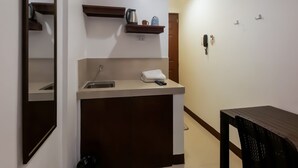 ห้องสแตนดาร์ดดับเบิล | โต๊ะทำงาน, Wi-Fi ฟรี, ผ้าปูที่นอน
