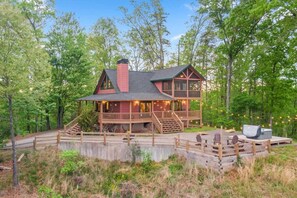 Exterior - *Muses Lodge*$Views|Ellijay|Relax|Fire Pit|Hot Tub (Ellijay)