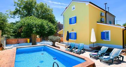 Charming stone villa with wonderful garden and pool