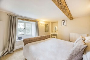 3 bedrooms, iron/ironing board, travel crib, WiFi