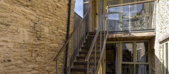 The Staircase -  luxury dog friendly home in Stow on the Wold