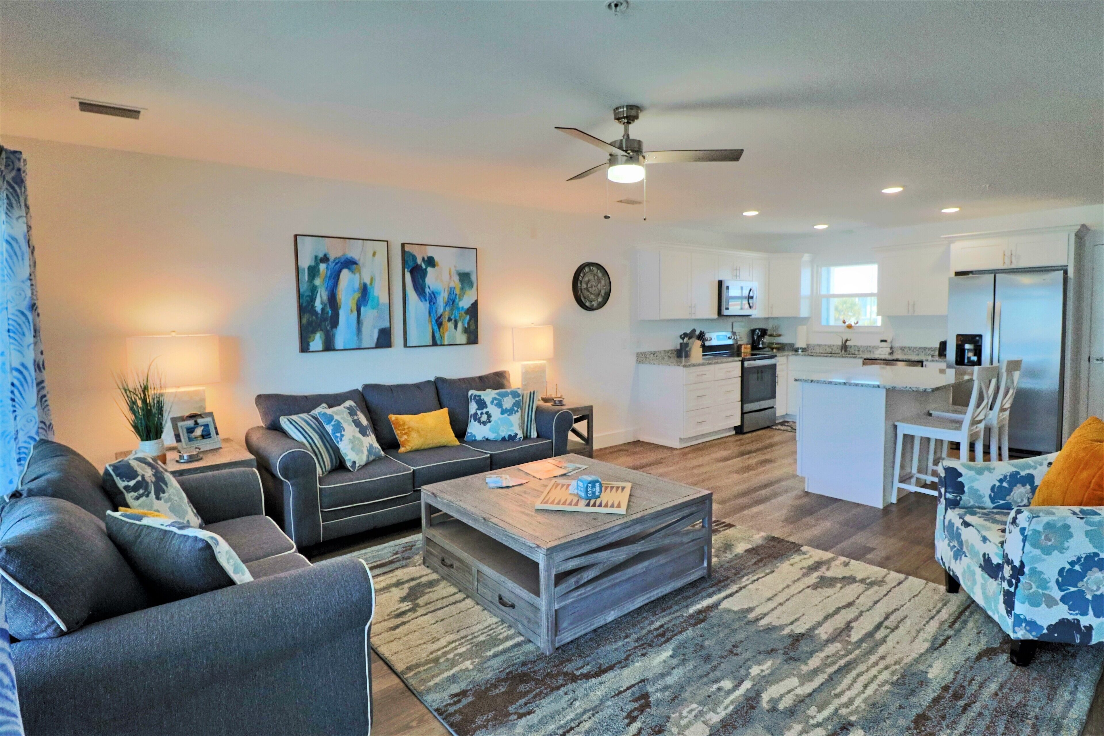 PARK'S PLACE HAS GULF VIEWS & 600 FT TO THE BEACH! GREAT LOCATION & EXTRA AMENITIES