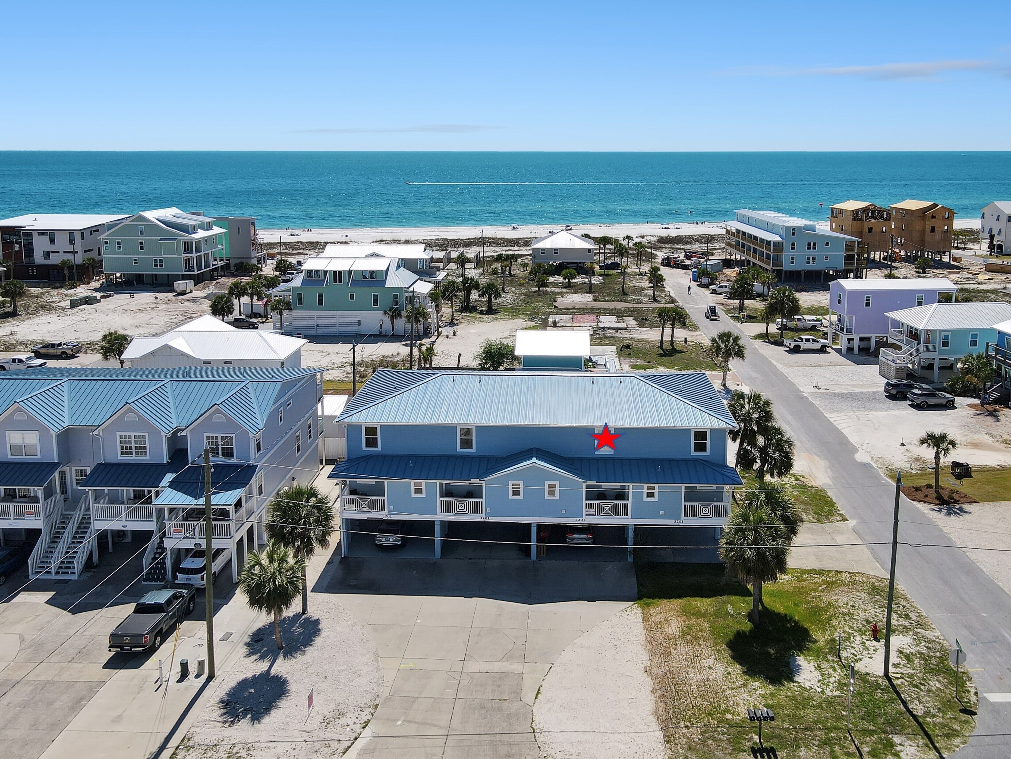 PARK'S PLACE HAS GULF VIEWS & 600 FT TO THE BEACH! GREAT LOCATION & EXTRA AMENITIES