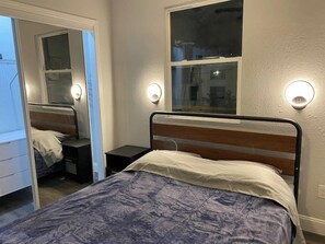 2 chambres, fer et planche à repasser, Wi-Fi gratuit, draps fournis