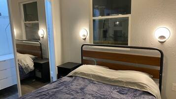 2 bedrooms, iron/ironing board, free WiFi, bed sheets