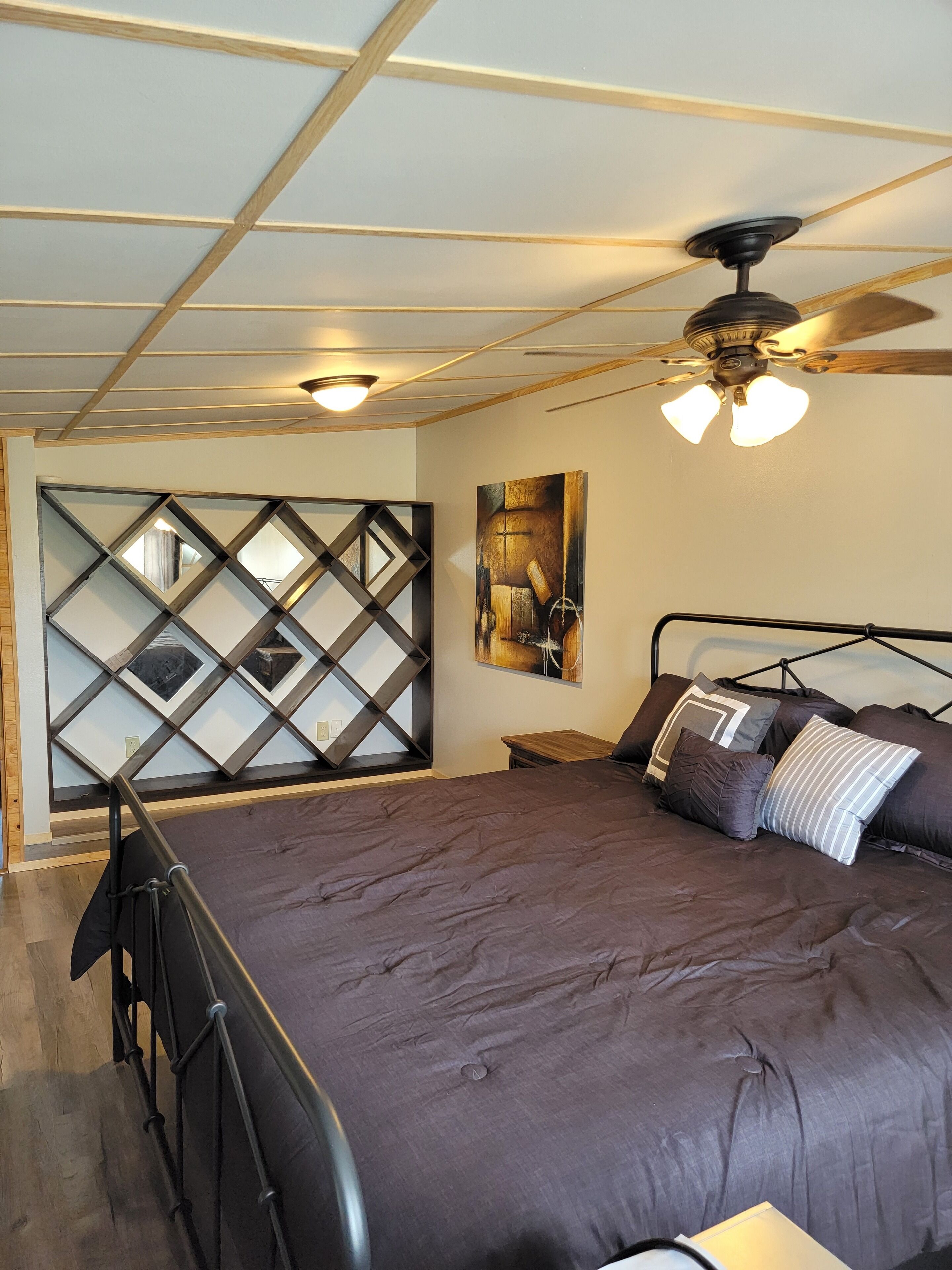 4 bedrooms, desk, iron/ironing board, free WiFi