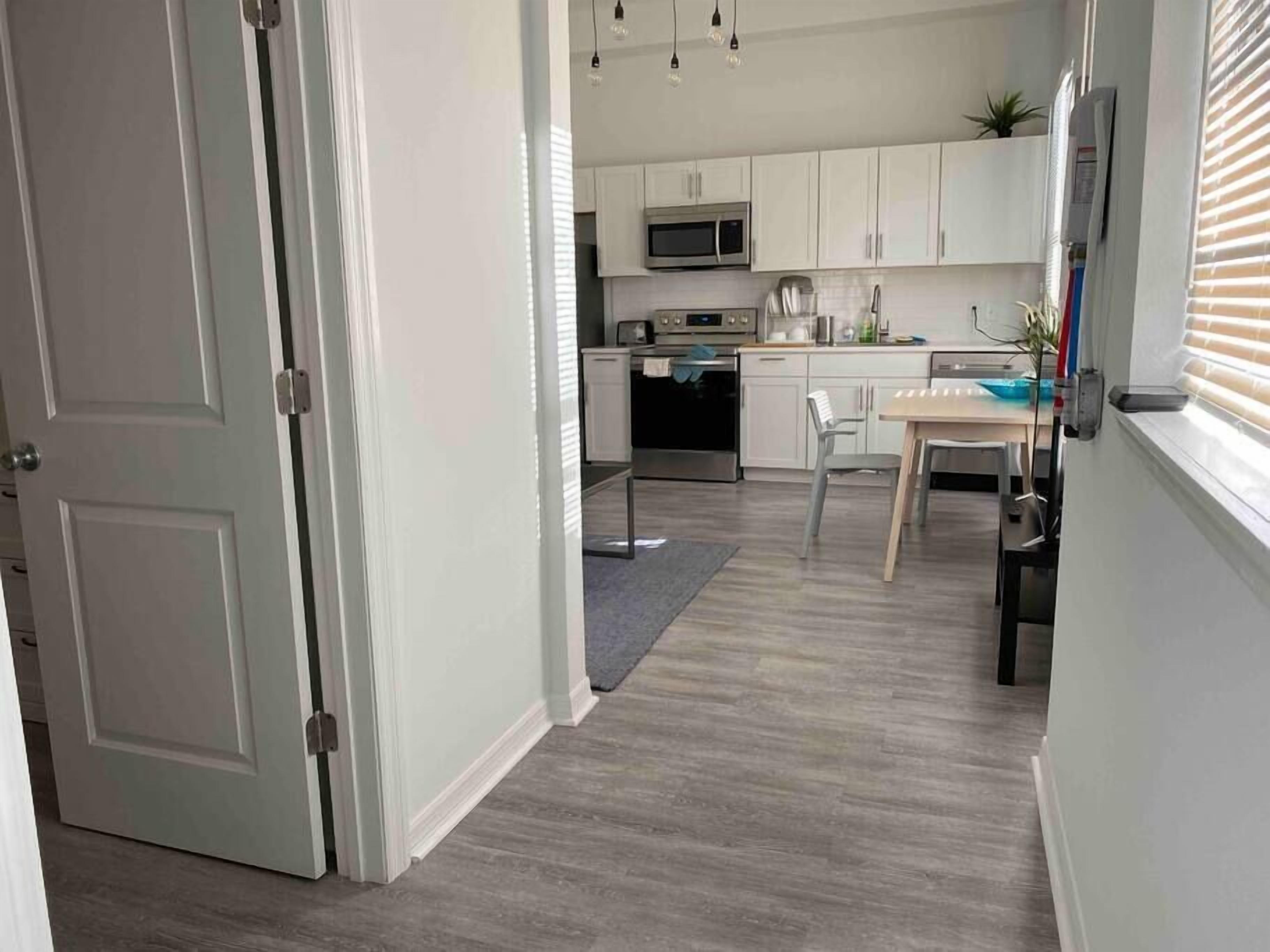 Chic Bungalow Near Armature Works & The Riverwalk