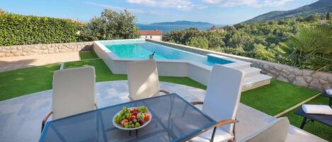 Udendørs pool, opvarmet pool