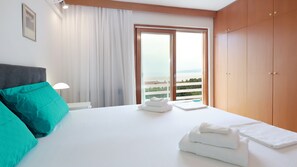 4 bedrooms, iron/ironing board, free WiFi