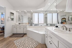 Unclassified image, 4 of 50, button