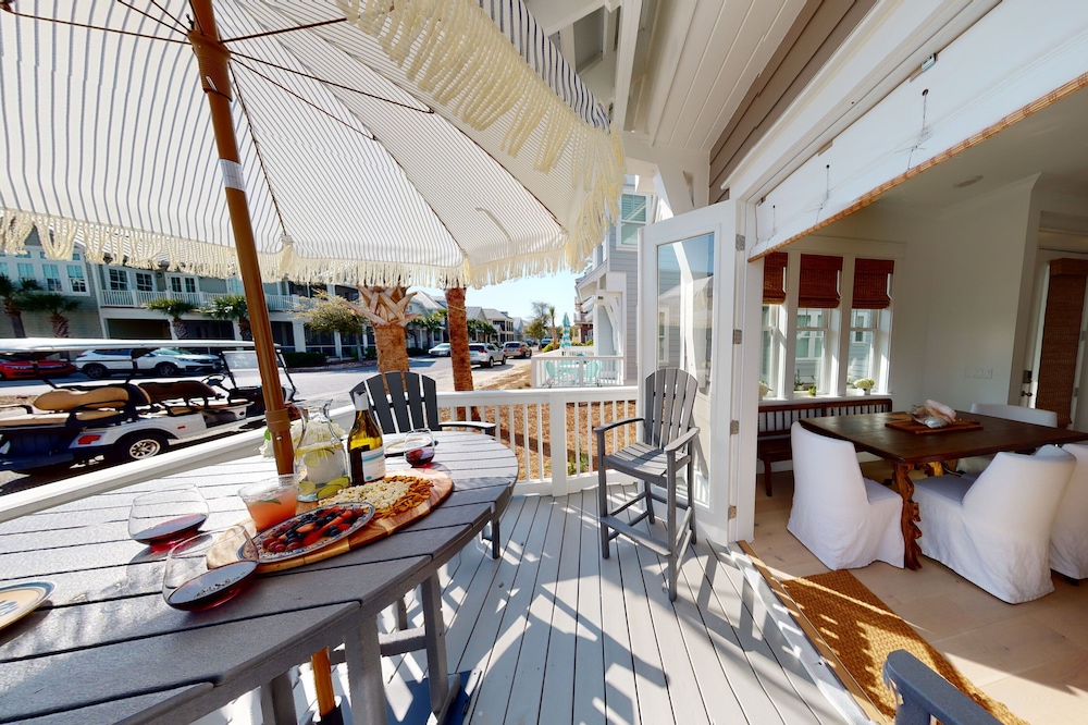 PROMINENCE 30a @The Big Chill 6 Seater Golf Cart, Bikes, 2 Pools SLEEP 10 MAX
