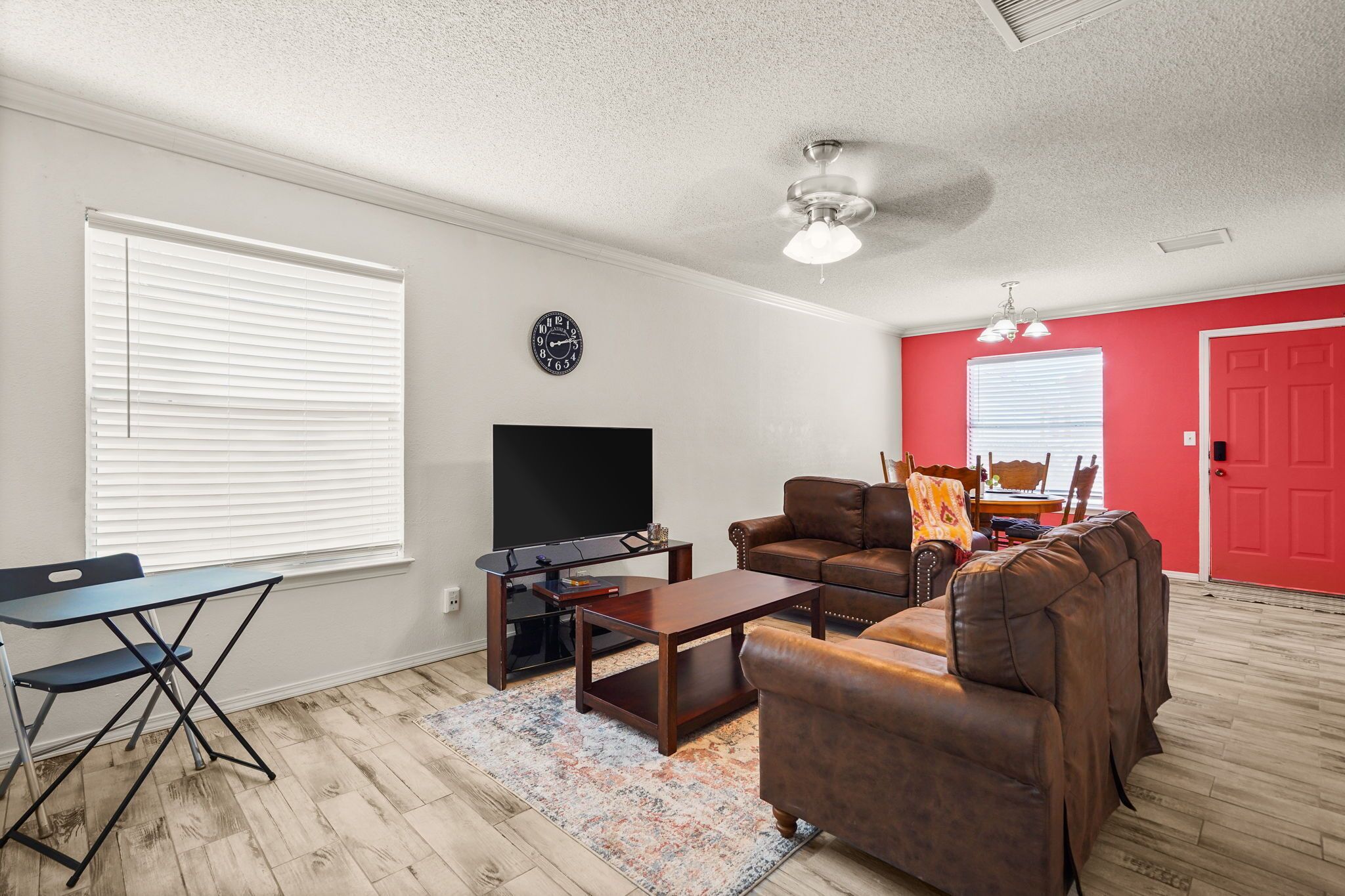 Experience Home away from Home: located two minutes from major shopping.