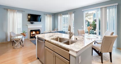 The Place To Be; With A Hot Tub!