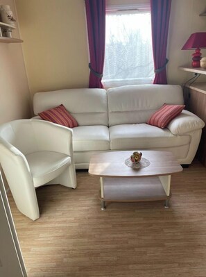 Living area - Mobile home for 4 people. (Arvert)