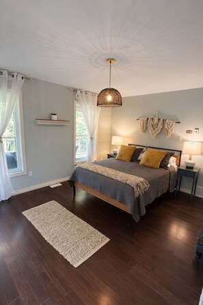 7 quartos, escrivaninha, berço de viagem, Wi-Fi de cortesia