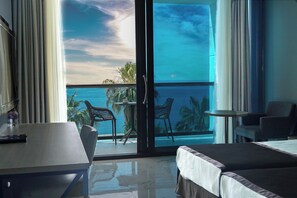 Chambre familiale, vue sur la mer | Vue de la chambre