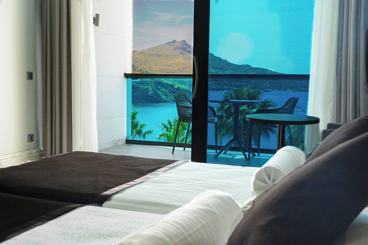 Family Room, Sea View | Premium bedding, in-room safe, soundproofing, WiFi (free)