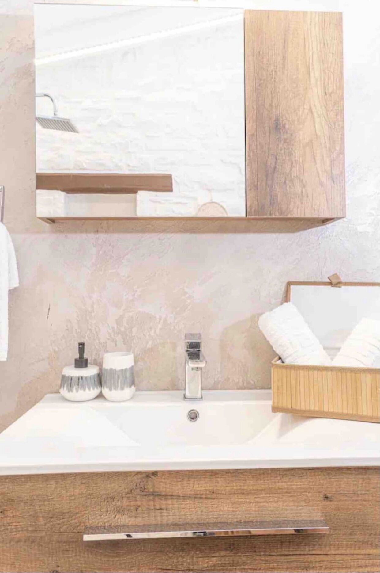 Cozy and luxurious house near the beach