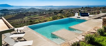 Esclusiva villa con piscina a 15 km dal mare, immersa nella campagna trapanese,