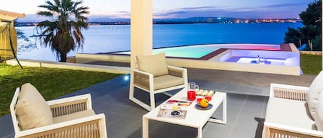 An infinity pool