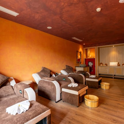 双人护理室、桑拿、热水浴缸、湿蒸房、身体护理、热石按摩