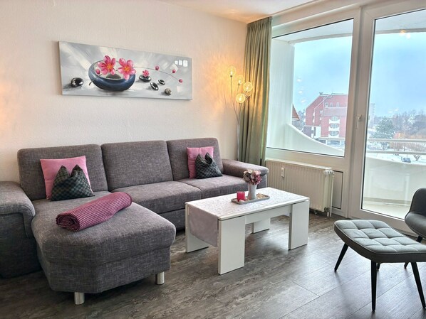 Unclassified image, 1 of 23, button