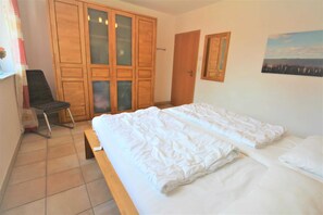 Unclassified image, 5 of 18, button