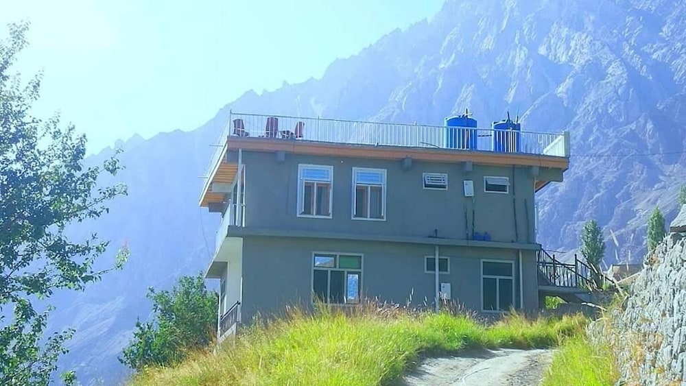 Hunza Lounge image