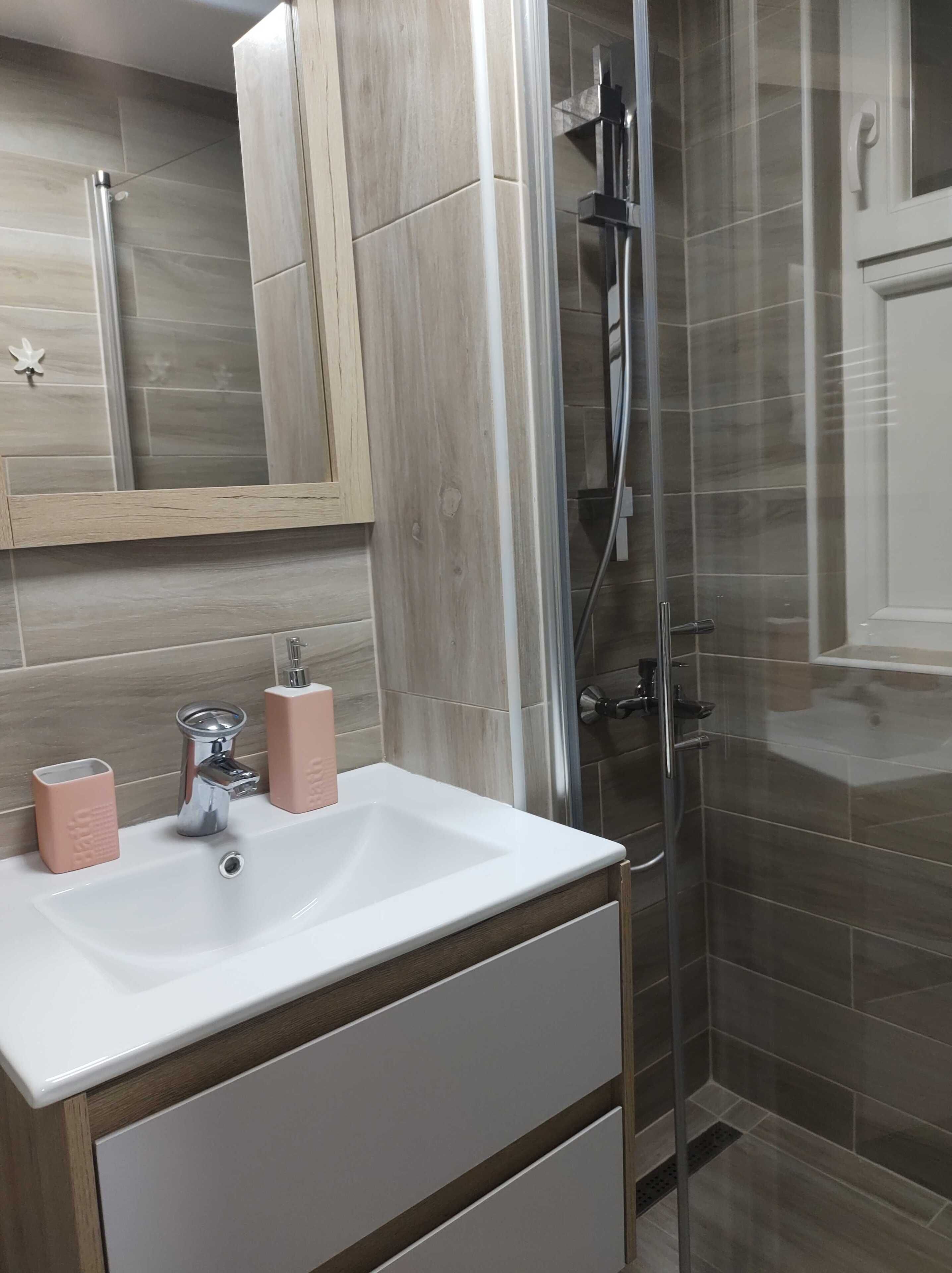 Apartment (One bedroom apartment) | Bathroom | Shower, towels