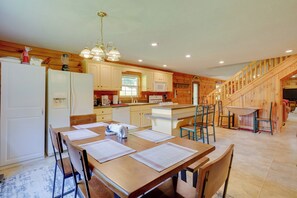 Fridge, microwave, stovetop, dishwasher - Serene Mountain Retreat on 40 Acres w/ Fire Pit! (Ovapa)