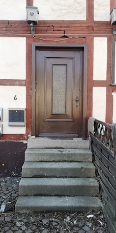 Exterior detail. Vacation apartment in the heart of Ahnatal