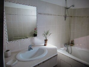 Bathtub, hair dryer