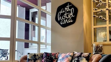 Sala de estar en el lobby