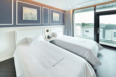 Hotel Type Standard Twin Room, 1 Bedroom (No Cooking Allowed) | 2 多间卧室、高档床上用品、羽绒被、隔音