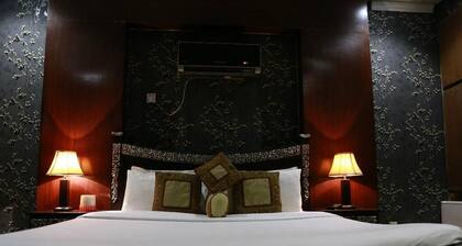 Safari Hotel Mall Road