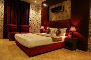 Premium Double Room | Free WiFi, bed sheets - Safari Hotel Mall Road (Lahore)