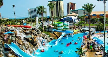 Special Price ☀️ 6 Seat Golf Cart | *Heated & Chilled Pool | New & Gated | Near Restaurants