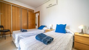 2 bedrooms, iron/ironing board, WiFi, bed sheets - A well located apartment with pool views - CO212LT (Torre-Pacheco)