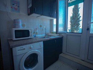 Studio (Studio Apartment) | Eget kjøkken | Kjøleskap