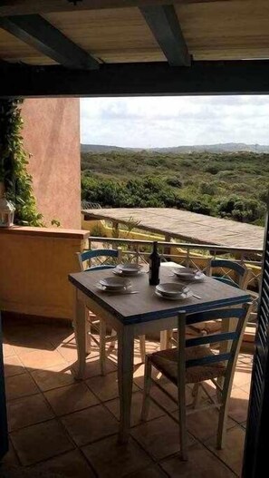 Outdoor dining - Beautiful apartment Zodiaco 21 - 350m from the sea (Santa Teresa Gallura)
