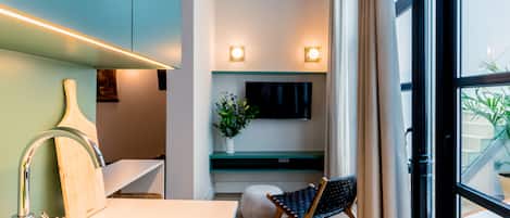 Apartment with Pool | Private kitchen | Mini-fridge, microwave, stovetop, espresso maker