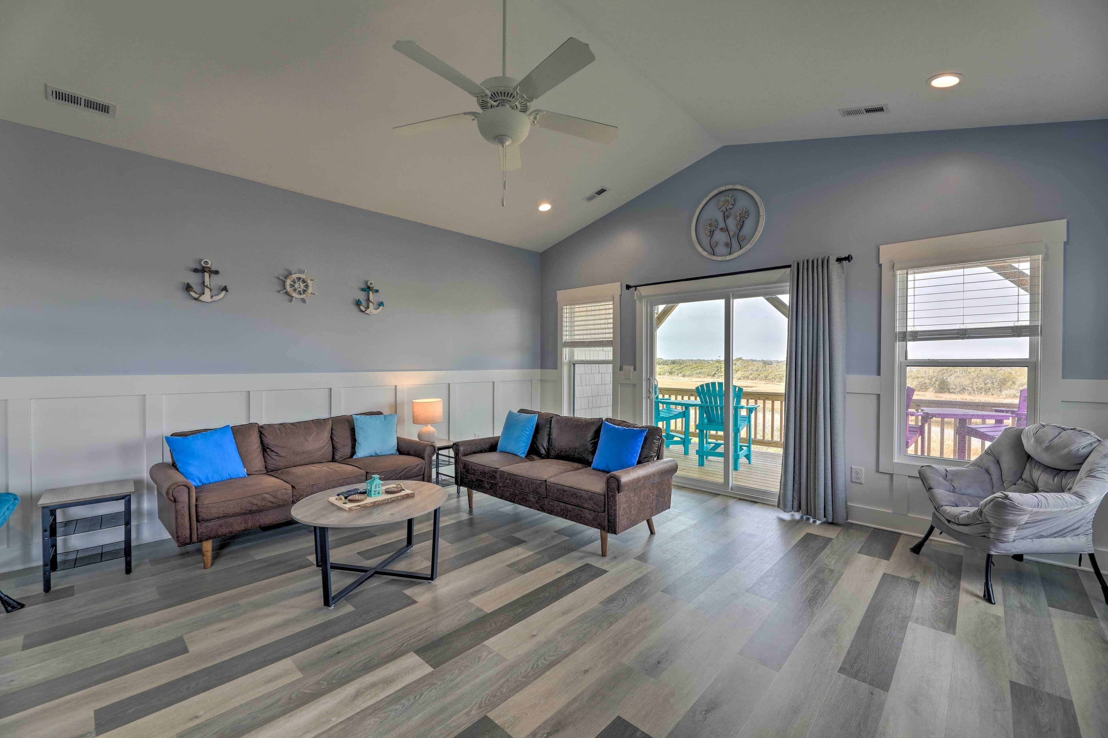 Stylish Townhome w/ Balconies & Tesla Charger!